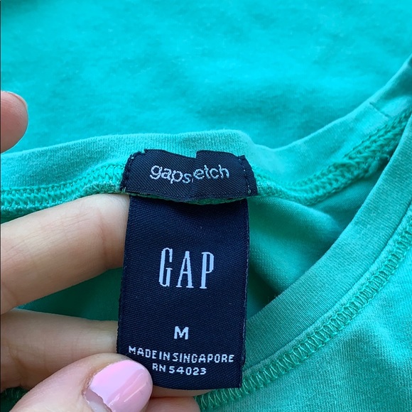 GAP T-Shirt - Picture 2 of 2